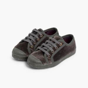ZAPATILLA TERCIOPELO CON CORDONES / PISAMONAS