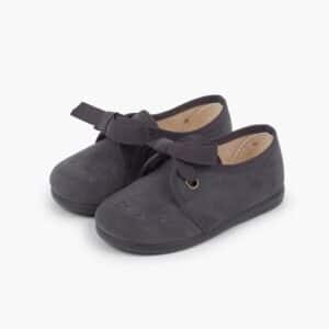 ZAPATITO TIPO BLUCHER CON LAZO Y PICADOS / PISAMONAS
